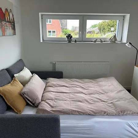 Emilia 2 Apartman Garding